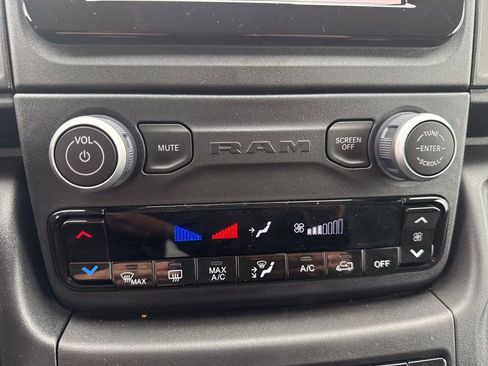 Used 2024 RAM ProMaster 2500 image 22