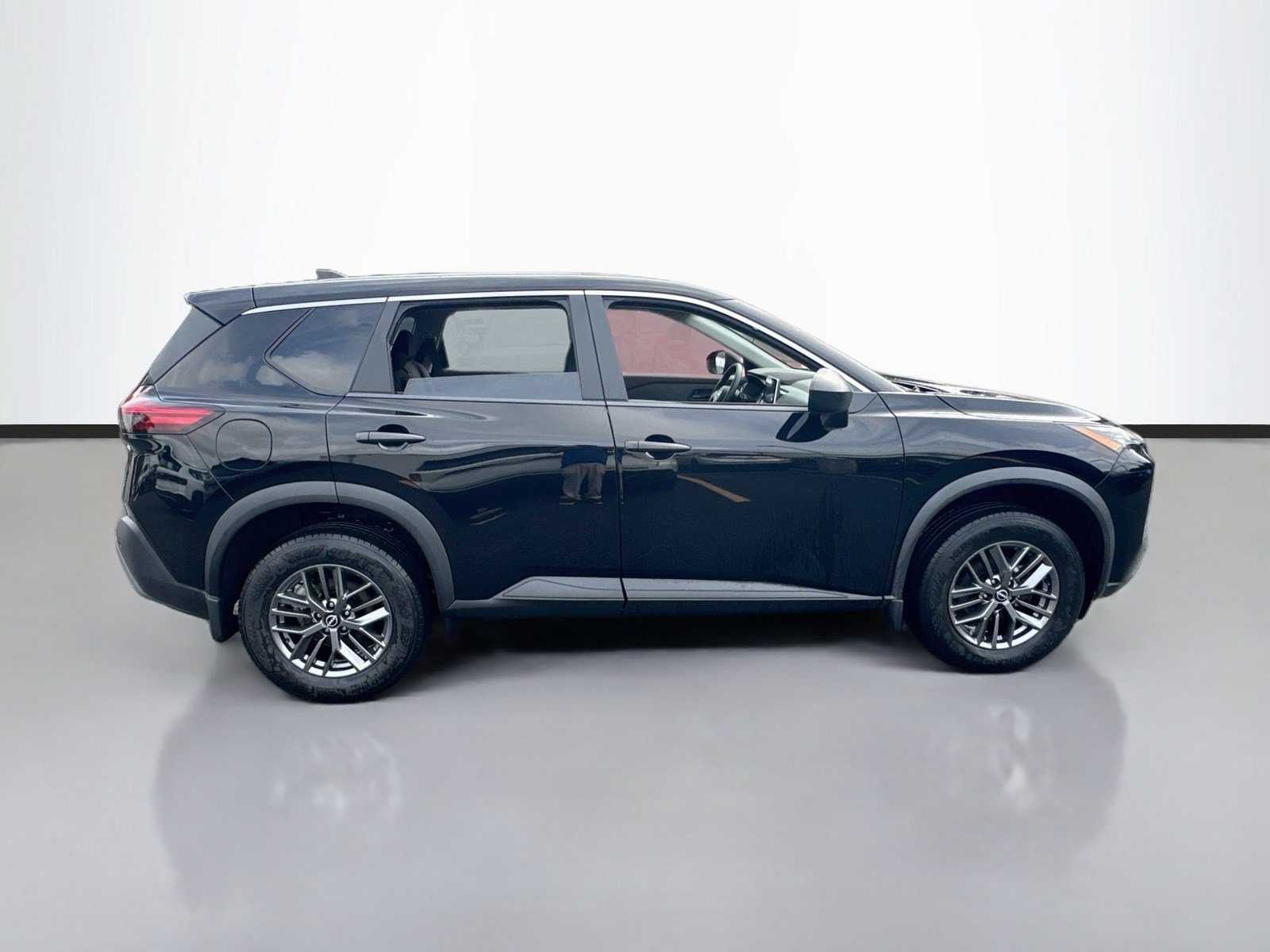 Used 2023 Nissan Rogue S AWD/4WD image 8