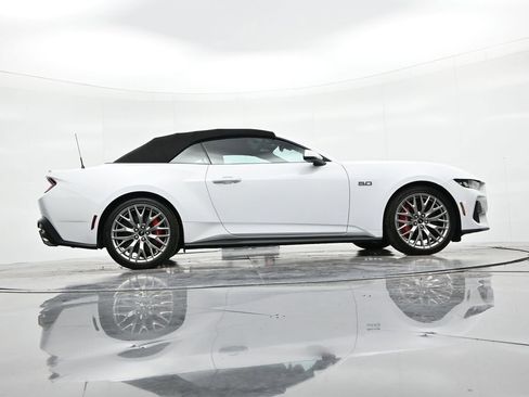 Used 2024 Ford Mustang GT Premium image 21