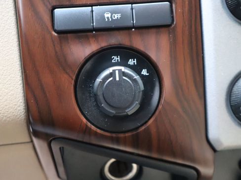 Used 2013 Ford F350 Lariat w/ Lariat Interior Pkg image 36