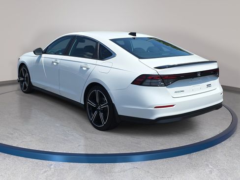 Used 2024 Honda Accord Sport image 7