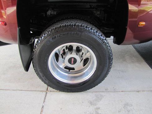 Used 2016 GMC Sierra 3500 SLT w/ Duramax Plus Package image 32