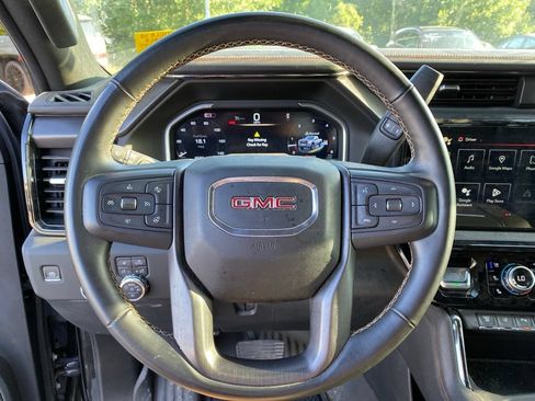 Used 2024 GMC Sierra 2500 AT4 w/ AT4 Premium Plus Package AWD/4WD image 7