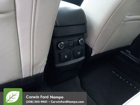 Used 2018 Ford Explorer Platinum image 27