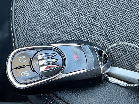 Used 2025 Buick Encore GX Preferred image 22