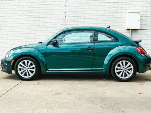 Used 2017 Volkswagen Beetle 1.8T S FWD image 10