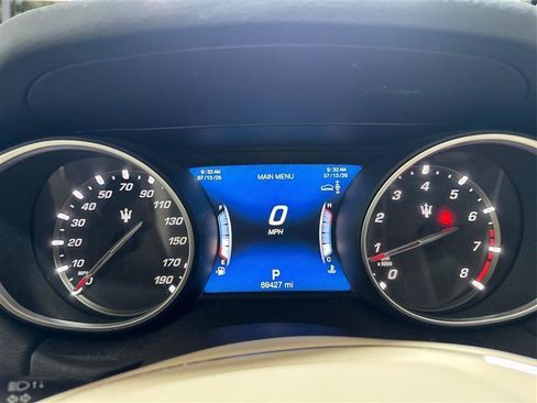 Used 2018 Maserati Levante AWD/4WD image 17