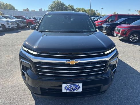 New 2026 Chevrolet Traverse LT w/ LPO, Floor Liner Package image 2