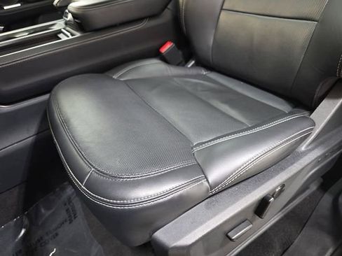 Used 2025 Ford Expedition Max Platinum AWD/4WD image 28