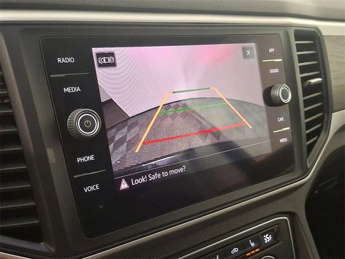 Used 2021 Volkswagen Atlas SE image 4