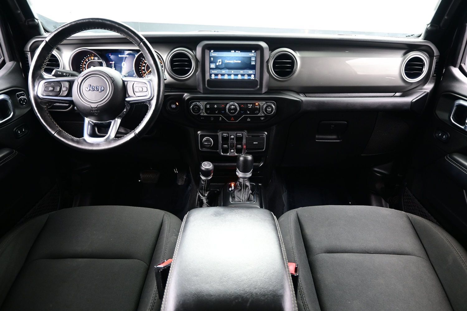 Used 2021 Jeep Wrangler Unlimited Sahara w/ Cold Weather Group AWD/4WD image 18