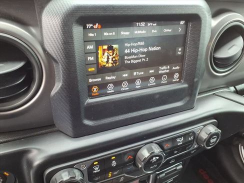 Used 2021 Jeep Gladiator Willys image 28