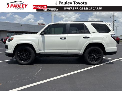 Used 2019 Toyota 4Runner Limited AWD/4WD image 2