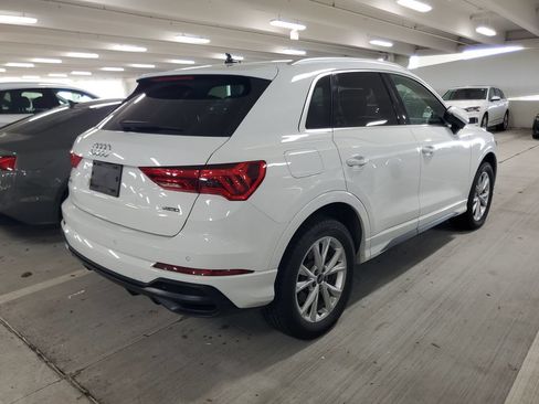 Used 2021 Audi Q3 2.0T Premium w/ Convenience Package AWD/4WD image 3