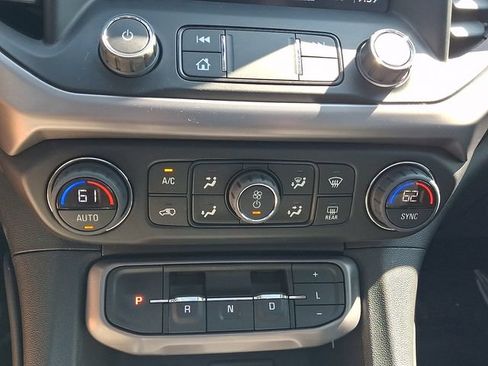 Used 2023 GMC Acadia AT4 w/ Technology Package AWD/4WD image 17