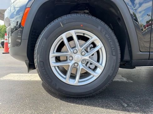 New 2026 Jeep Grand Cherokee Laredo X image 7