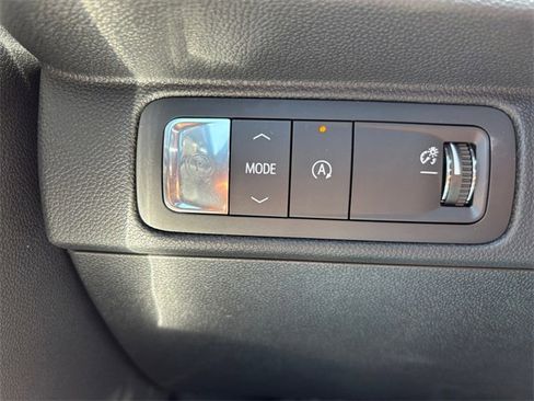 New 2025 Chevrolet Traverse LT w/ Enhanced Driving Package image 18