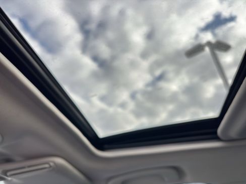 Used 2017 Subaru Impreza 2.0i Limited image 11