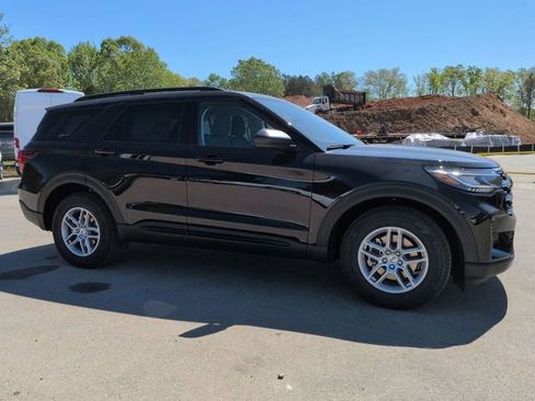New 2026 Ford Explorer Active RWD image 2