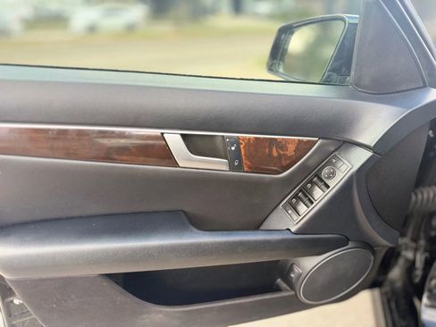 Used 2013 Mercedes-Benz C 250 Sedan image 8