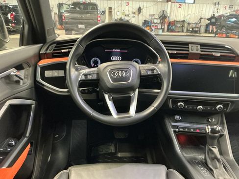 Used 2020 Audi Q3 2.0T Prestige AWD/4WD image 16