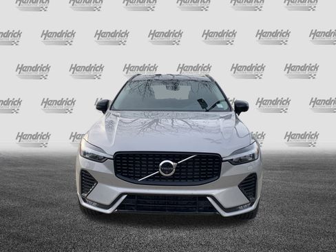 Used 2025 Volvo XC60 B5 Plus image 3