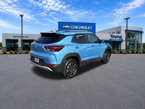 Used 2025 Chevrolet TrailBlazer LT AWD/4WD image 7