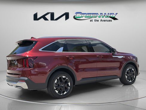 Certified 2025 Kia Sorento S FWD image 6