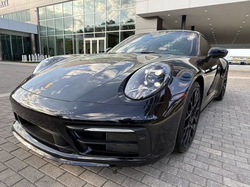Used 2024 Porsche 911 Carrera 4 image 9