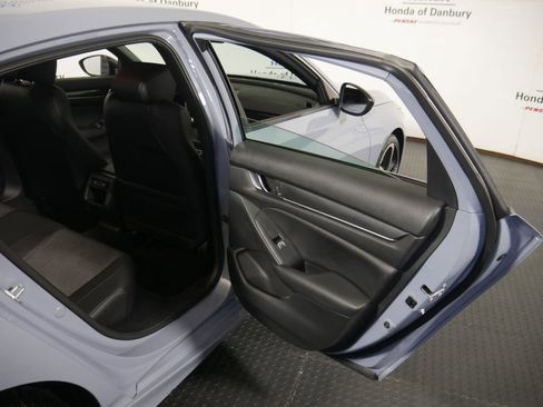 Used 2022 Honda Accord Sport image 6