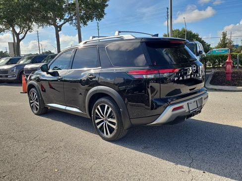 Certified 2025 Nissan Pathfinder Platinum w/ Cargo Package FWD image 6