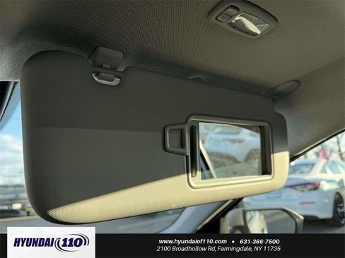 Used 2025 Hyundai Elantra SEL image 32