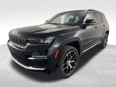 Used 2023 Jeep Grand Cherokee Summit image 4