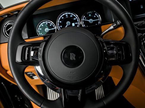 Used 2022 Rolls-Royce Cullinan w/ Dark Exterior Package image 30