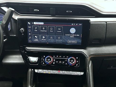 Used 2024 GMC Sierra 2500 AT4 w/ Technology Package image 13