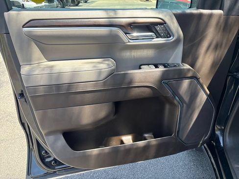 Certified 2025 GMC Sierra 1500 4x4 Crew Cab SLT image 14