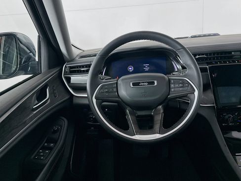 Used 2022 Jeep Grand Cherokee Limited 4xe image 17