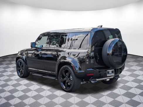 New 2026 Land Rover Defender 110 X-Dynamic SE AWD/4WD image 3