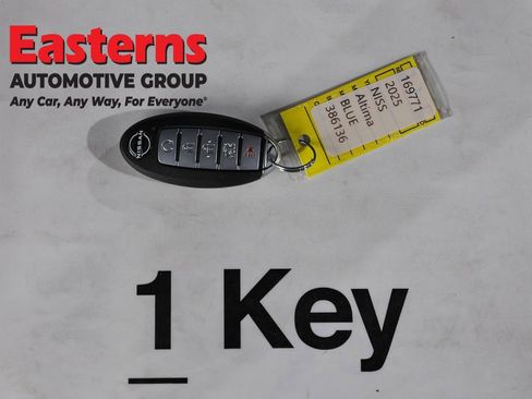 Used 2025 Nissan Altima 2.5 SV FWD image 25
