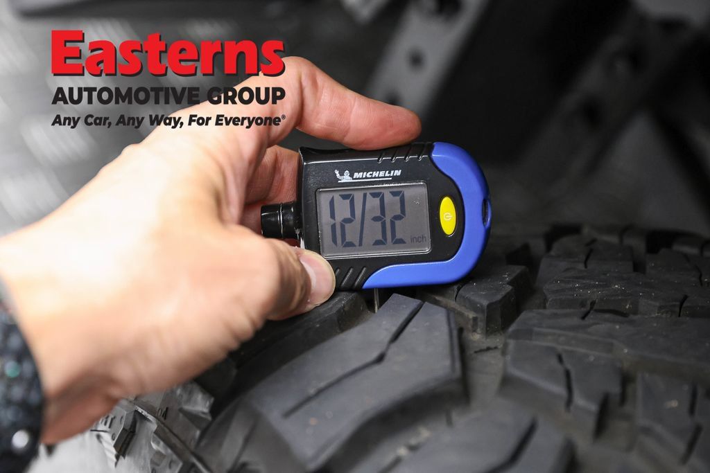 Used 2024 Jeep Wrangler Unlimited Sahara w/ Technology Group AWD/4WD image 28
