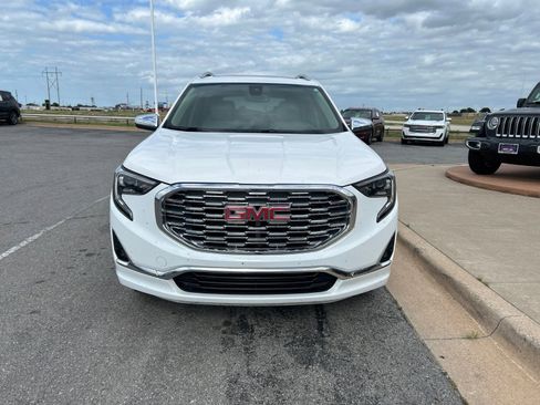 Used 2018 GMC Terrain Denali w/ Comfort Package FWD image 2