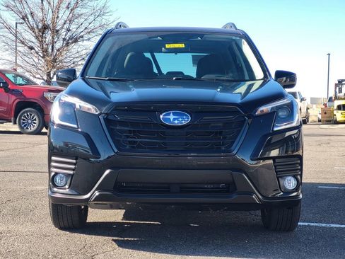 Used 2023 Subaru Forester Premium image 3