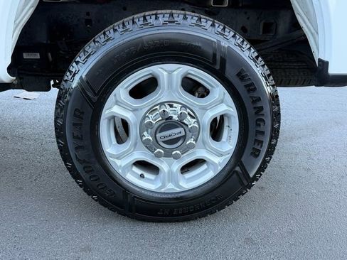 Used 2025 Ford F250 XLT image 15