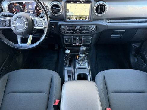 Used 2020 Jeep Wrangler Unlimited Sahara AWD/4WD image 3