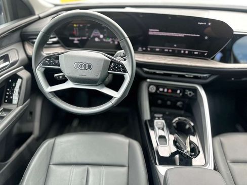 Used 2025 Audi Q5 Premium w/ Convenience Package AWD/4WD image 11