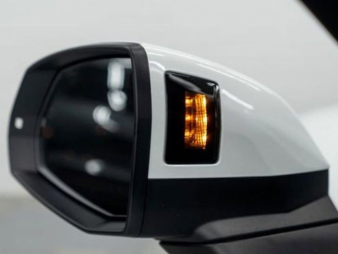 Used 2025 Audi Q5 e Premium image 47