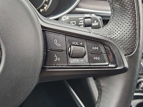 Used 2022 Alfa Romeo Stelvio Ti image 25