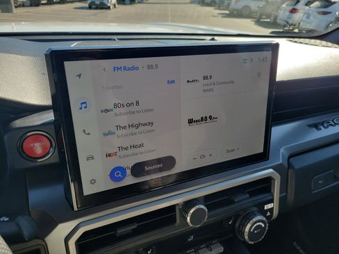 Certified 2025 Toyota Tacoma TRD Off-Road image 28