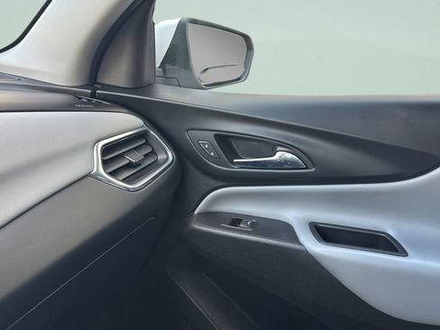 Used 2018 Chevrolet Equinox LT FWD image 31