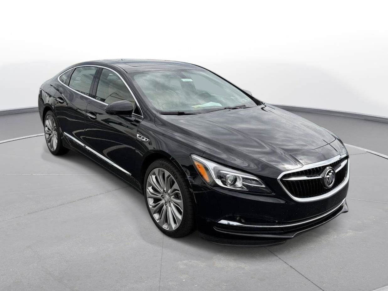 Used 2017 Buick LaCrosse Essence w/ Sun and Shade Package FWD image 4